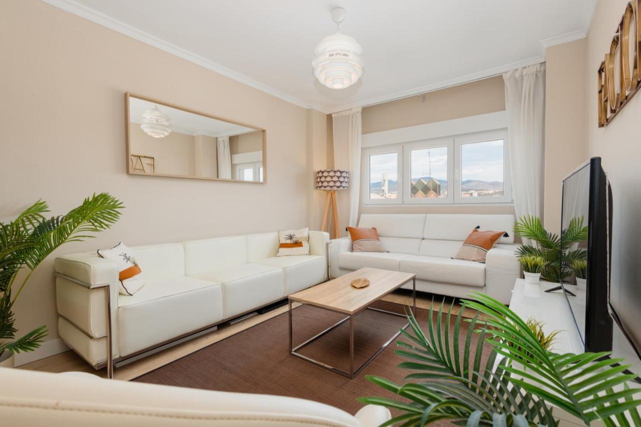 In The Historic Center Of Malaga, Very Close To The Beach And The Ave Train Station, With Private Parking Eksteriør billede