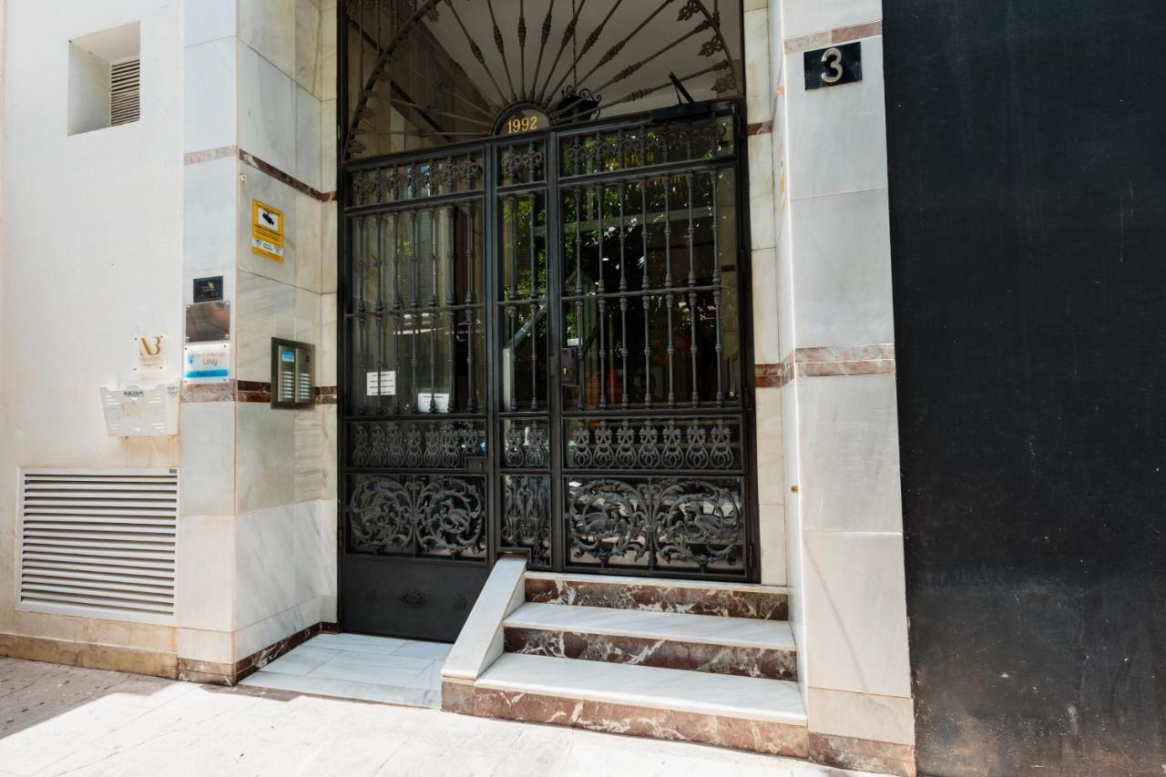 In The Historic Center Of Malaga, Very Close To The Beach And The Ave Train Station, With Private Parking Eksteriør billede