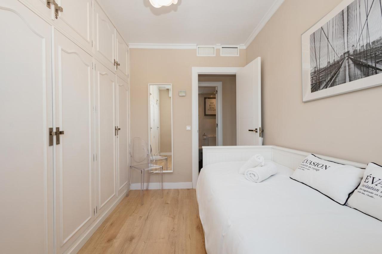 In The Historic Center Of Malaga, Very Close To The Beach And The Ave Train Station, With Private Parking Eksteriør billede
