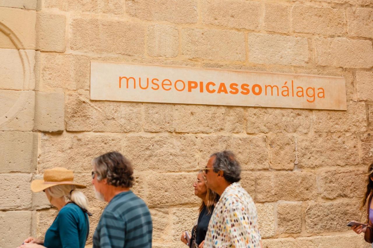 In The Historic Center Of Malaga, Very Close To The Beach And The Ave Train Station, With Private Parking Eksteriør billede