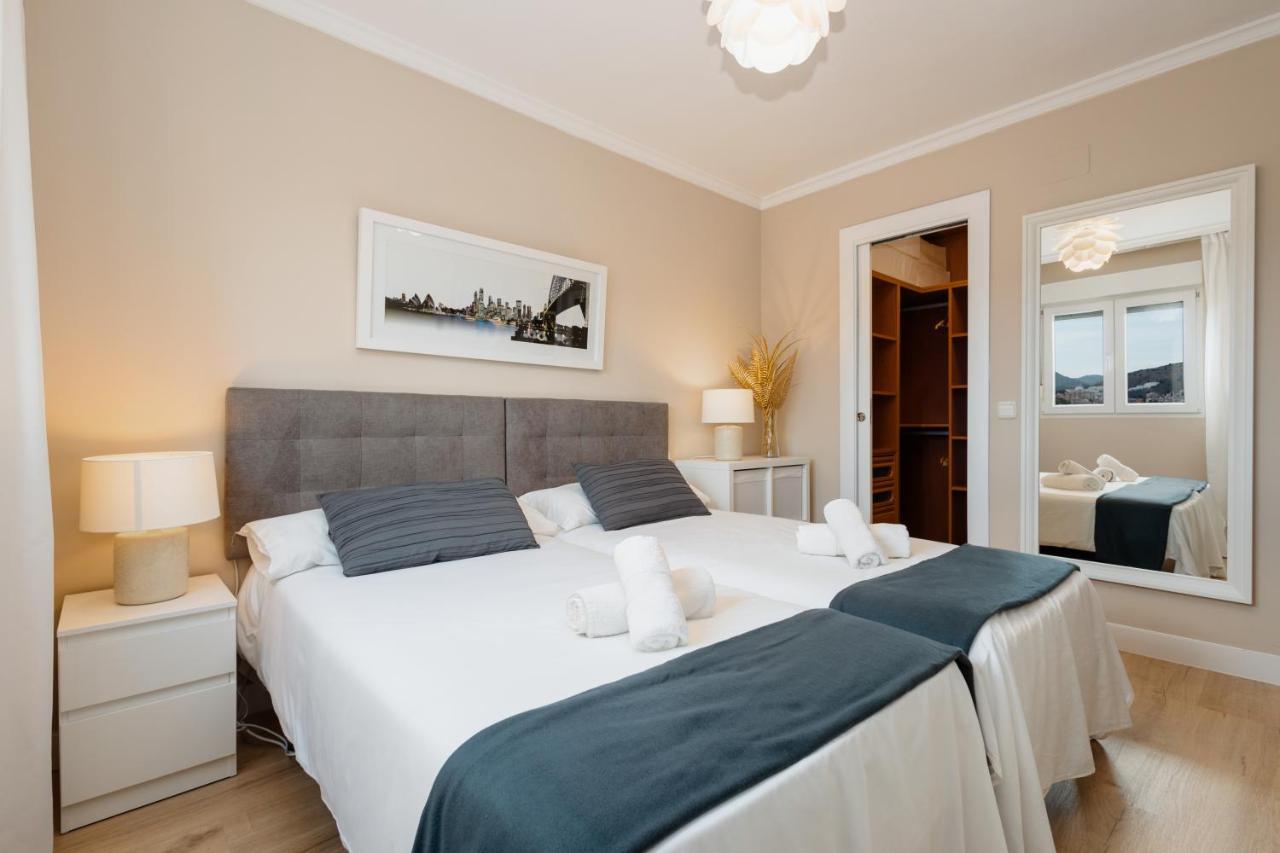 In The Historic Center Of Malaga, Very Close To The Beach And The Ave Train Station, With Private Parking Eksteriør billede
