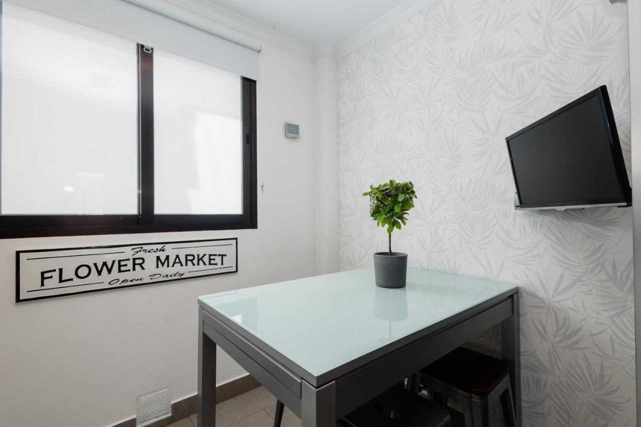 In The Historic Center Of Malaga, Very Close To The Beach And The Ave Train Station, With Private Parking Eksteriør billede